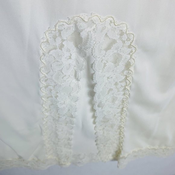 VTG Opalaire USA Long Half Slip Sz M Maxi Ivory Lace Trim Hem Slit Anti Static - Picture 5 of 10
